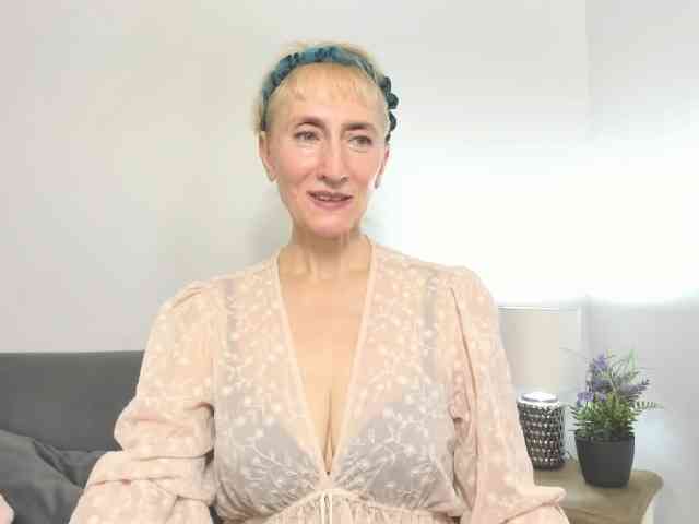MargaretCherry webcam