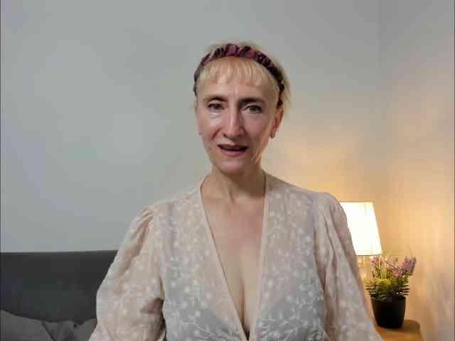 MargaretCherry webcam