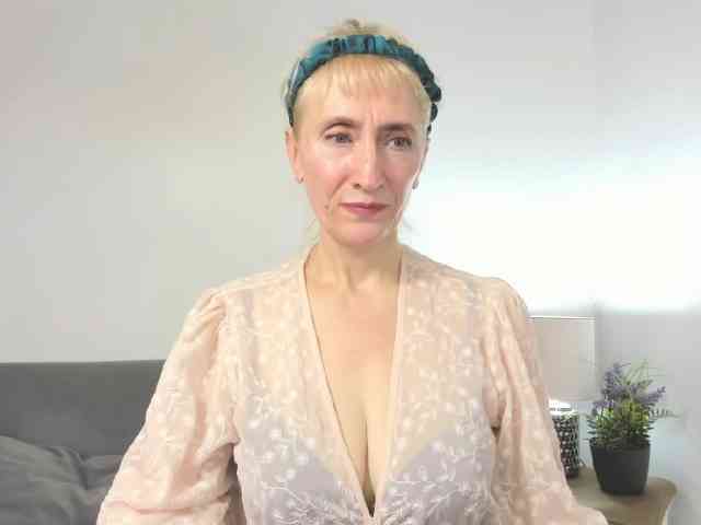 MargaretCherry webcam