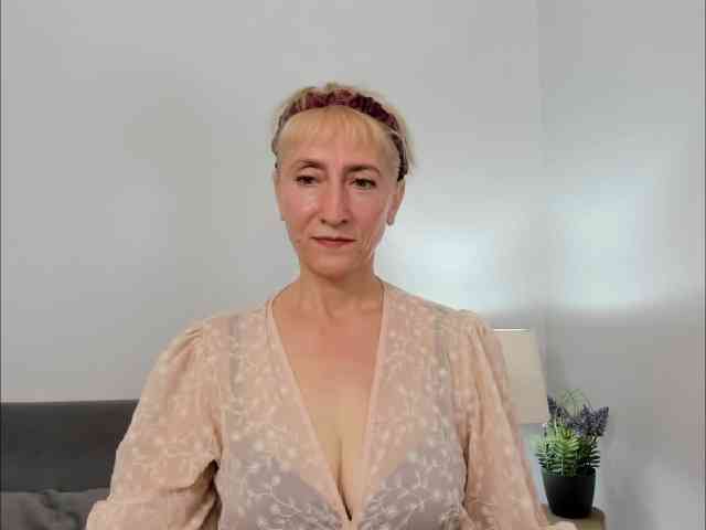 MargaretCherry webcam