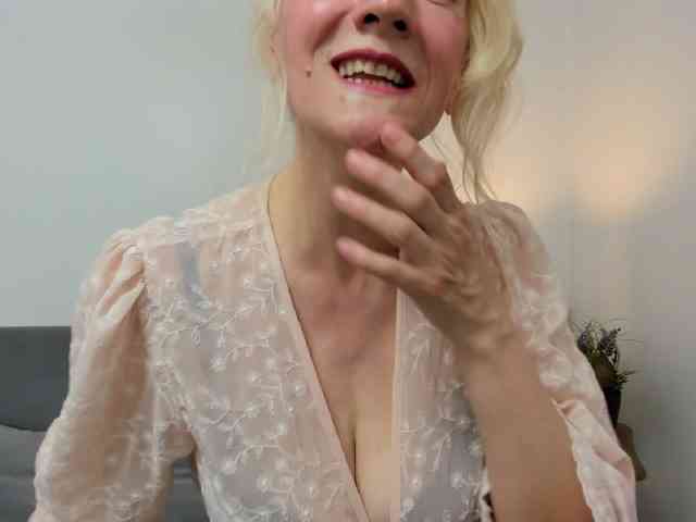 MargaretCherry webcam