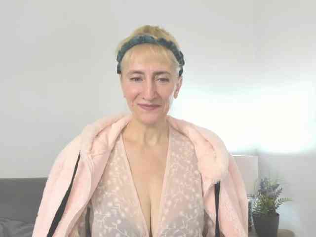 MargaretCherry webcam