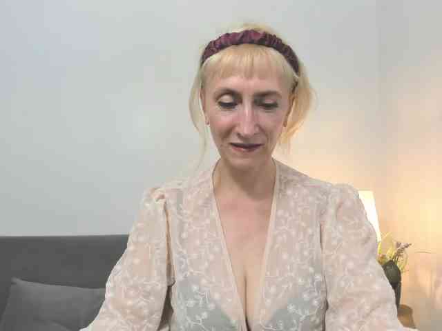 MargaretCherry webcam