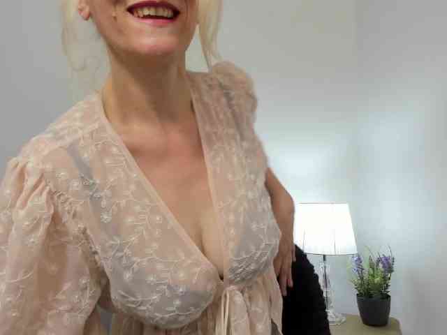 MargaretCherry webcam