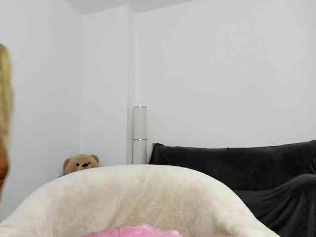 DaisyAbby webcam