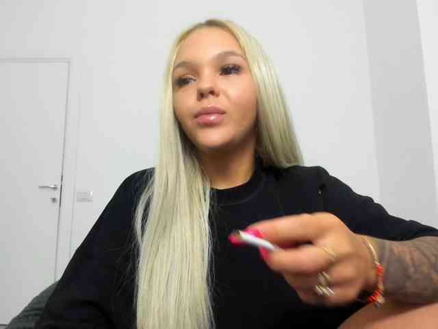 DaisyAbby webcam