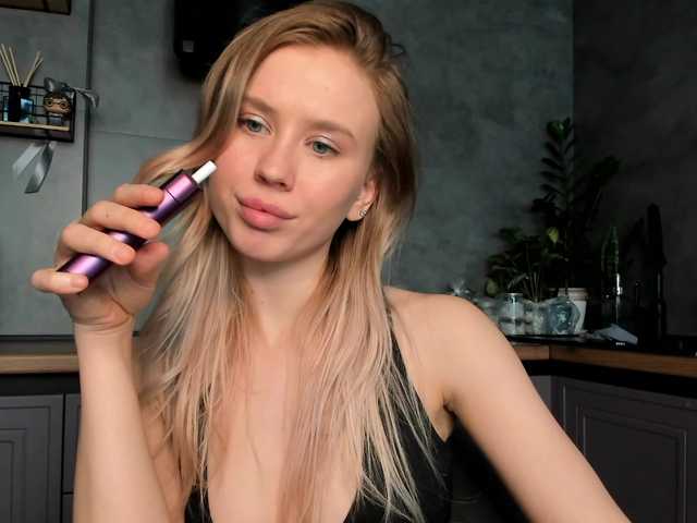 Sunlovv's BongaCams show and profile