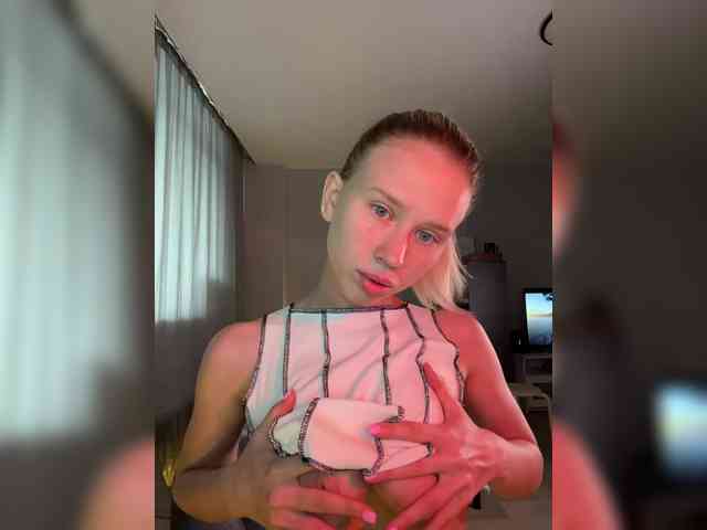 Sunlovv Live Webcam on BongaCams
