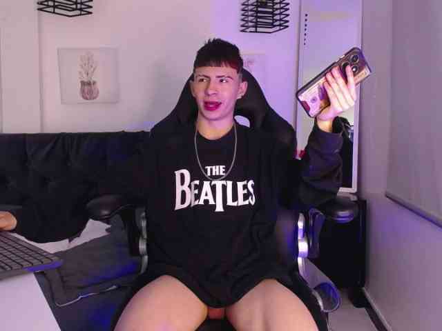 Stivarfox21 Live Webcam on BongaCams