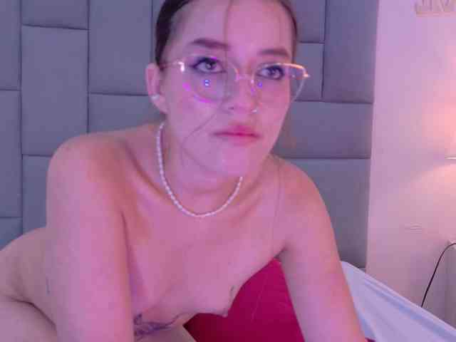 roxana-mill Live Webcam on BongaCams