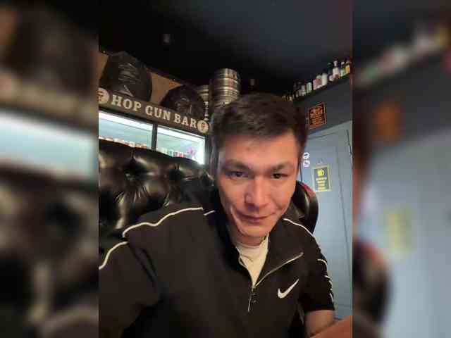 Dikii-vano Live Webcam on BongaCams