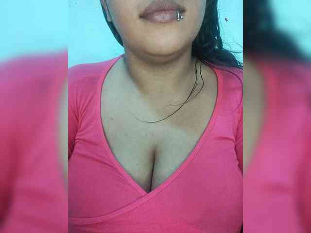 Anubislove Live Webcam on BongaCams