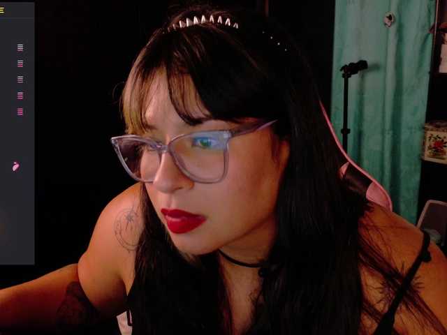 Mollyshake11's BongaCams show and profile