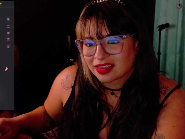 Mollyshake11's BongaCams show and profile