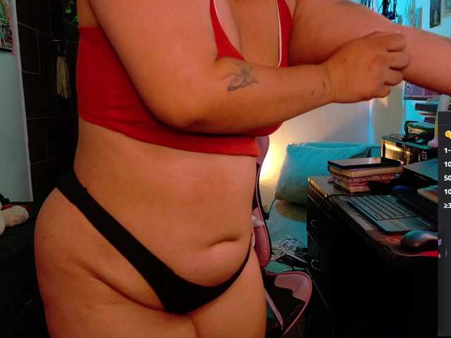 Mollyshake11's BongaCams show and profile