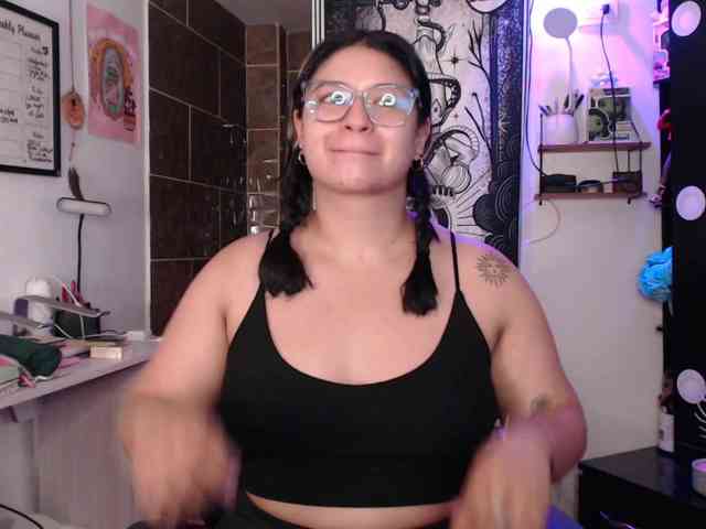 Mollyshake11 webcam