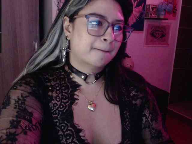 Mollyshake11 webcam