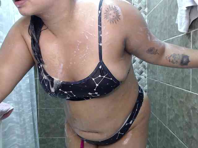 Mollyshake11 webcam