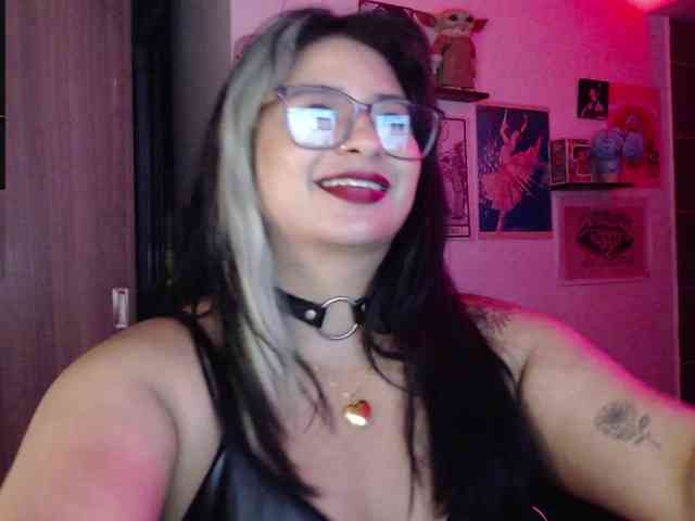 Mollyshake11 webcam