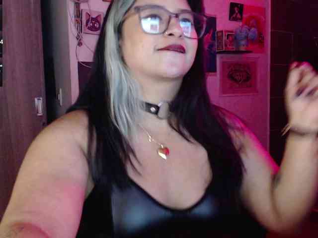 Mollyshake11 webcam
