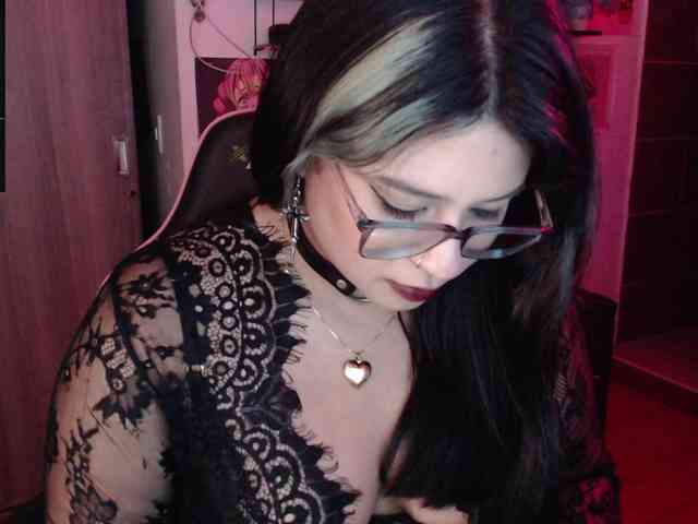 Mollyshake11 webcam
