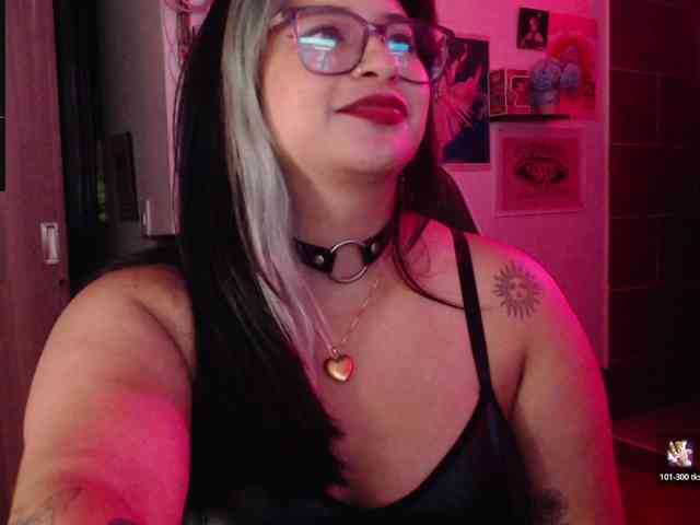 Mollyshake11 webcam