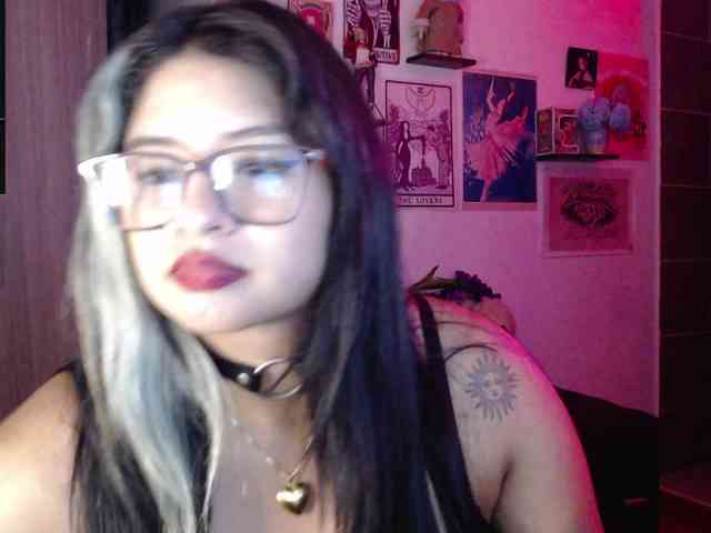 Mollyshake11 webcam