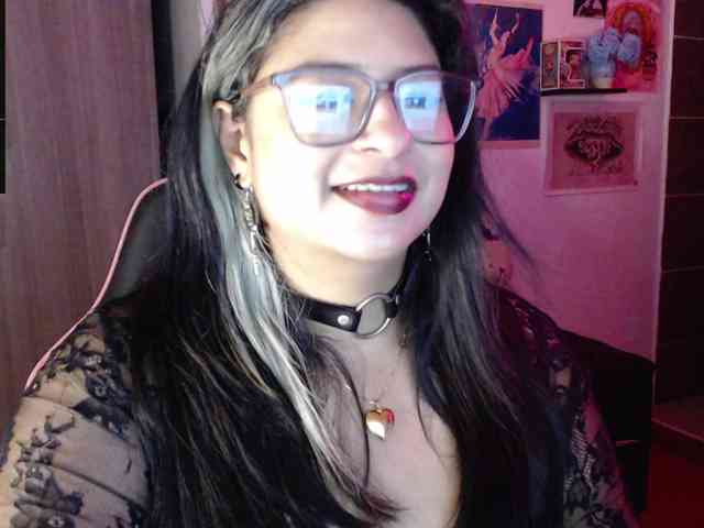 Mollyshake11 webcam