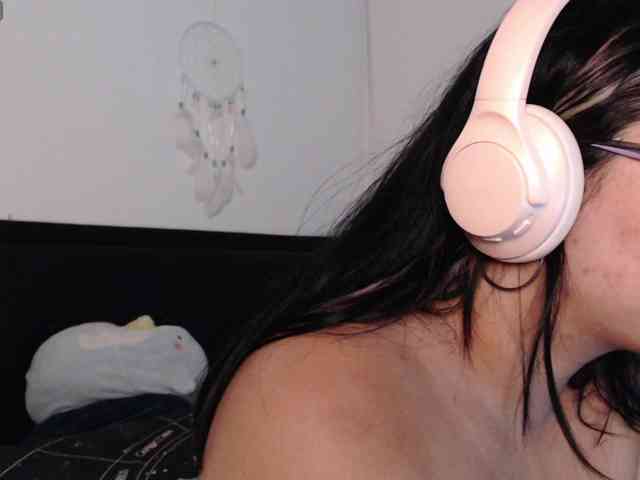 Mollyshake11 webcam
