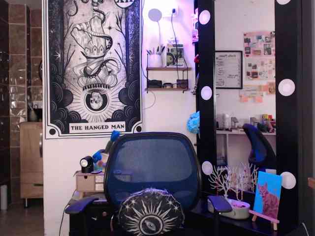 Mollyshake11 webcam