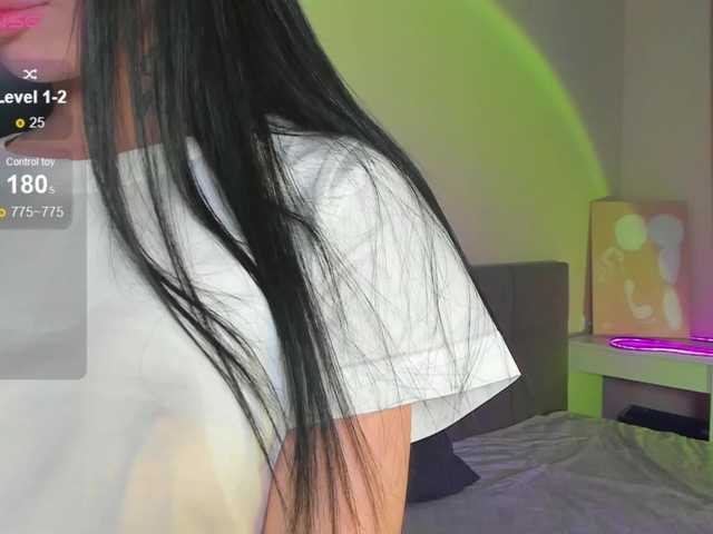 -dkny-'s BongaCams show and profile