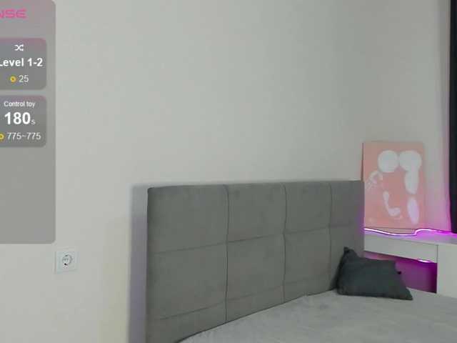 -dkny-'s BongaCams show and profile