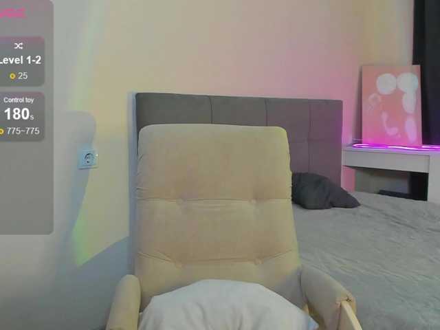 -dkny-'s BongaCams show and profile