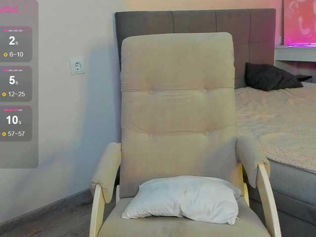 -dkny-'s BongaCams show and profile