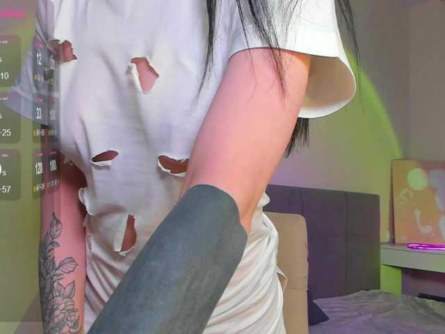 -dkny-'s BongaCams show and profile