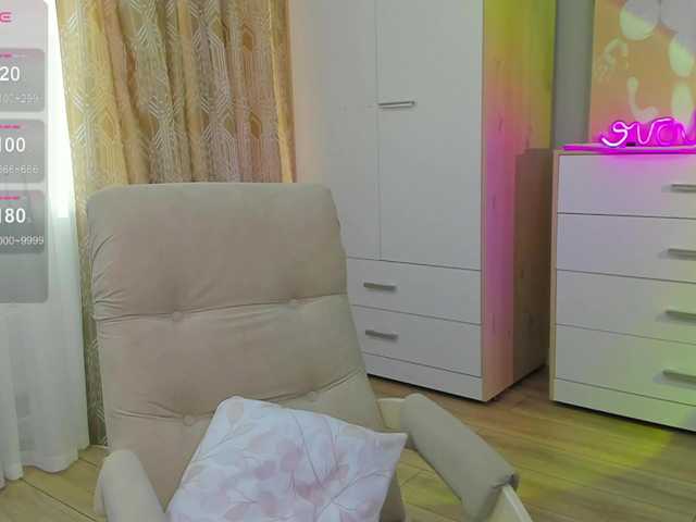 -dkny-'s BongaCams show and profile