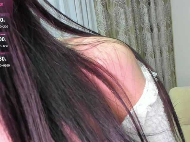 -dkny-'s BongaCams show and profile