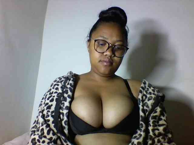 Sheilkahsexy Live Webcam on BongaCams