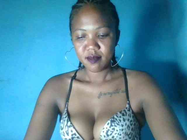 Sheilkahsexy Live Webcam on BongaCams