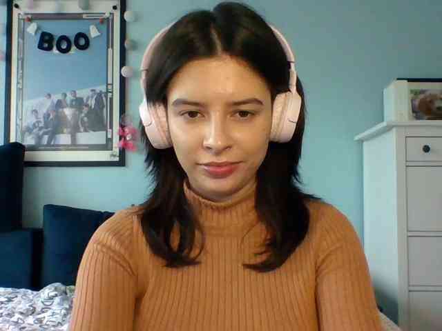 LariceHot webcam