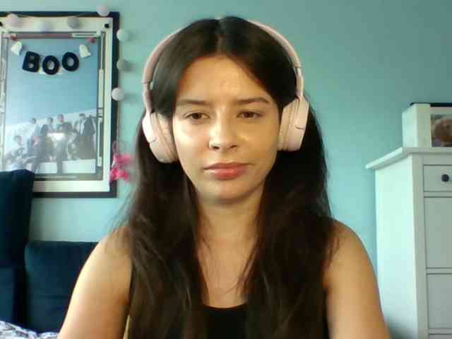 LariceHot webcam