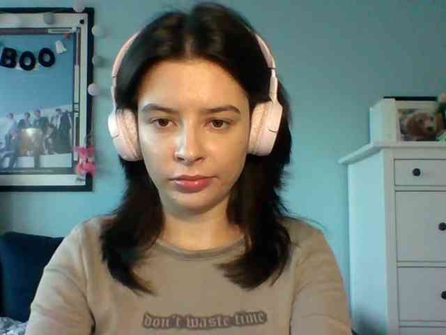 LariceHot webcam
