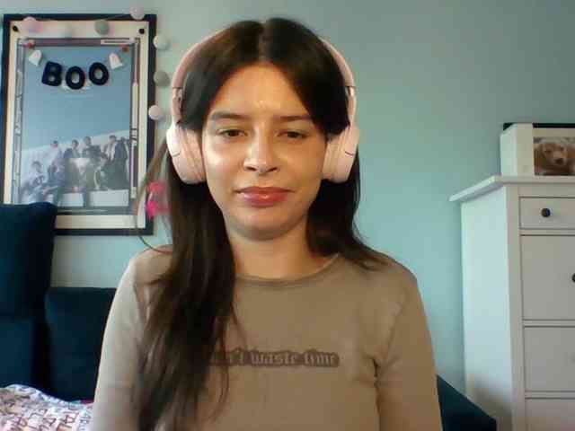 LariceHot webcam