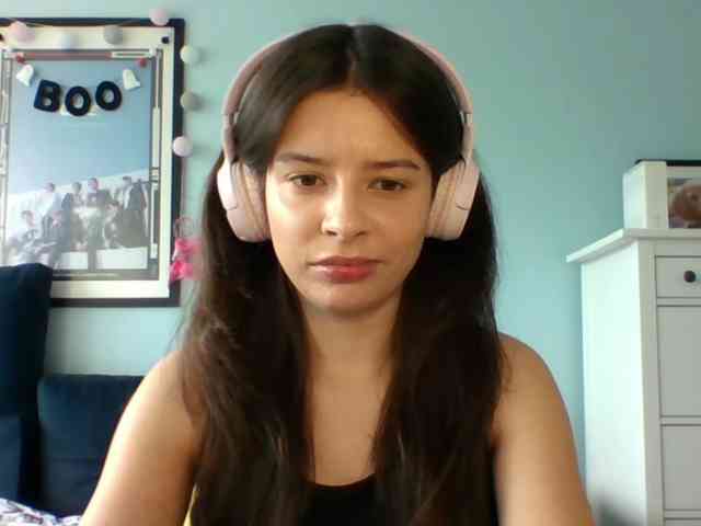 LariceHot webcam