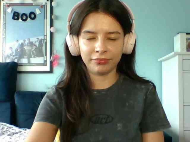 LariceHot webcam