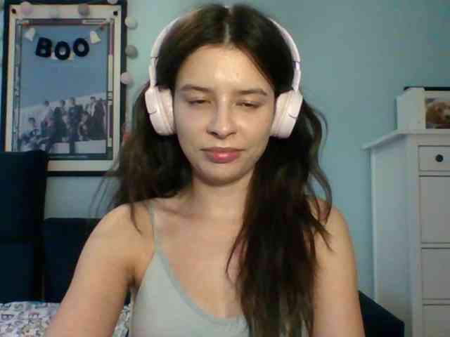 LariceHot webcam