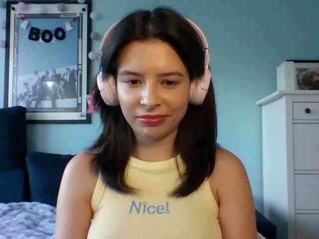 LariceHot webcam