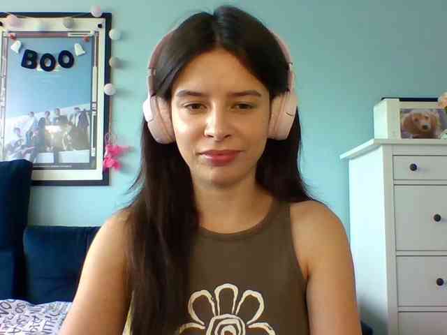 LariceHot webcam