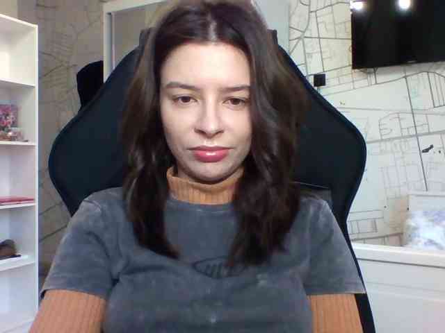 LariceHot webcam
