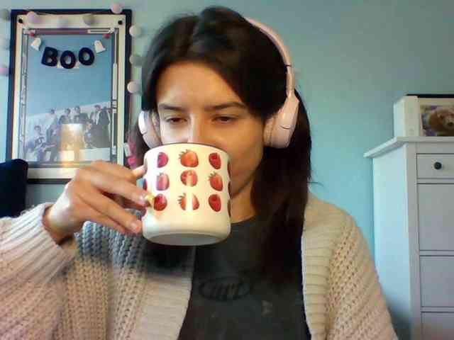 LariceHot webcam